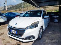 Usata Peugeot 208 Allure 81 CV (59 kW) 2016 Bianco Utilitaria