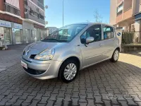 Usata Renault Modus 75 CV (55 kW) 2011 Grigio Monovolume