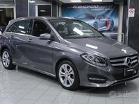 Usata Mercedes B200 136 CV (100 kW) 2017 Grigio Monovolume