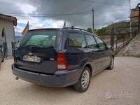 Usata Ford Focus Ambiente 100 CV (73 kW) 2004 Blu Station wagon