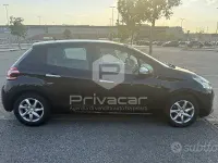 Usata Peugeot 208 Active 68 CV (50 kW) 2013 Bluazzurro Utilitaria
