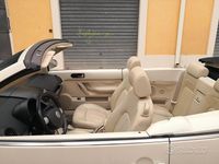 Usata VW New Beetle 101 CV (74 kW) 2005 Bianco Utilitaria