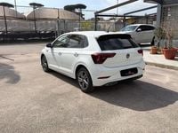 Usata VW Polo R-line 110 CV (80 kW) 2023 Bianco Utilitaria