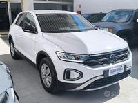 Usata VW T-Roc Life 110 CV (80 kW) 2022 Bianco SUV