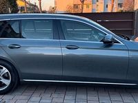 Usata Mercedes E220 Business 194 CV (142 kW) 2018 Grigio Station wagon