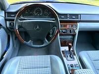 Usata Mercedes E500 320 CV (235 kW) 1993 Blu Berlina