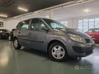 Usata Renault Scénic 111 CV (81 kW) 2006 Grigio Monovolume