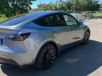 Occasion Tesla Model Y Performance 185 kW (252 ch) 2024 Gris SUV
