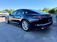 Usata Porsche Panamera 330 CV (242 kW) 2022 Nero Utilitaria