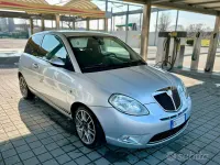 Usata Lancia Ypsilon 90 CV (66 kW) 2007 Argento Utilitaria