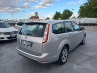 Begagnad Ford Focus 110 HK (80 kW) 2011 Grå Sedan