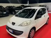 Käytetty Peugeot 107 68 HP (50 kW) 2009 Valkoinen Viistoperä