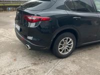 Begagnad Alfa Romeo Stelvio 180 HK (132 kW) 2018 Svart SUV