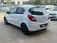 Używany Opel Corsa Cosmo 86 KM (63 kW) 2011 Biały Hatchback