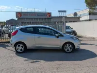 Usata Ford Fiesta Titanium 71 CV (52 kW) 2012 Argento Berlina