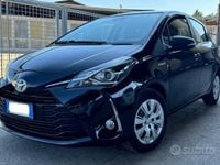 Usata Toyota Yaris Hybrid Lounge 92 CV (67 kW) 2020 Nero Berlina