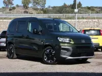 Nuova Fiat Doblò Trekking 131 CV (96 kW) 2026 Verde Monovolume