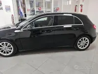 Usata Mercedes A180 116 CV (85 kW) 2019 Nero Berlina