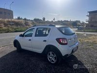 Usata Dacia Sandero Prestige 90 CV (66 kW) 2015 Bianco Berlina