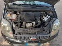 Usata Ford Fiesta 90 CV (66 kW) 2006 Nero Utilitaria