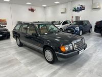 Usata Mercedes 200 Edition 122 CV (89 kW) 1989 Grigio Station wagon