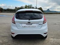 Begagnad Ford Fiesta 75 HK (55 kW) 2016 Grå Van