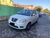 Usata Lancia Ypsilon Platinum 77 CV (56 kW) 2011 Bianco Utilitaria