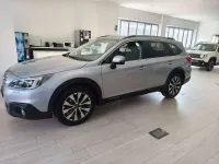 Usata Subaru Outback Style 150 CV (110 kW) 2016 Grigio Station wagon