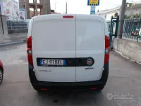 Usata Fiat Doblò S 120 CV (88 kW) 2022 Bianco Monovolume
