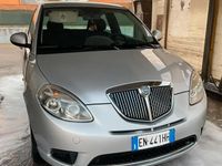 Usata Lancia Ypsilon 75 CV (55 kW) 2012 Grigio Utilitaria