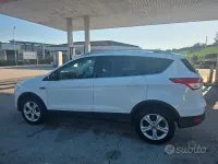 Gebraucht Ford Kuga Titanium 163 PS (119 kW) 2016 Weiß SUV