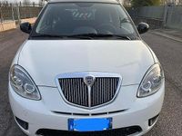 Usata Lancia Ypsilon 60 CV (44 kW) 2011 Bianco Utilitaria