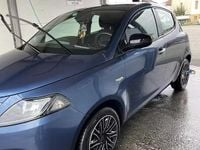 Gebraucht Lancia Ypsilon 71 PS (52 kW) 2022 Blau Kleinwagen
