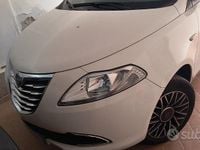 Usata Lancia Ypsilon Gold 80 CV (58 kW) 2015 Bianco Utilitaria
