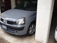 Usata Renault Clio II 82 CV (60 kW) 2004 Grigio Berlina