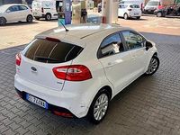 Usata Kia Rio 90 CV (66 kW) 2012 Bianco Berlina