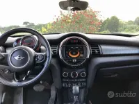 Usata Mini Cooper D Seven 116 CV (85 kW) 2016 Verde Utilitaria