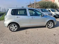 Usata Mazda 2 80 CV (58 kW) 2006 Argento Utilitaria