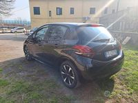Usata Peugeot 208 2019 Nero Utilitaria