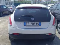 Usata Lancia Delta 120 CV (88 kW) 2010 Bianco Utilitaria