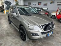 Usata Mercedes ML320 224 CV (164 kW) 2007 Grigio SUV
