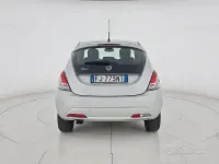 Usata Lancia Ypsilon Gold 69 CV (50 kW) 2017 Grigio Utilitaria