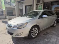 Usata Opel Astra Cosmo 125 CV (91 kW) 2012 Grigio Station wagon