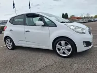 Usata Kia Venga 115 CV (84 kW) 2010 Bianco Utilitaria