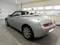 Usata Alfa Romeo Spider 144 CV (105 kW) 2001 Argento Cabrio