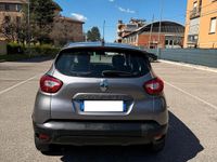 Usata Renault Captur 90 CV (66 kW) 2014 Grigio SUV