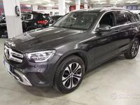 Usata Mercedes GLC300e 211 CV (155 kW) 2020 Grigio scuro SUV