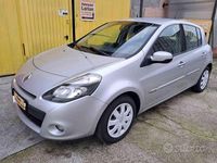 Usata Renault Clio II Dynamique 75 CV (55 kW) 2010 Grigio Berlina