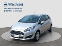 Usata Ford Fiesta 92 CV (67 kW) 2013 Argento Berlina