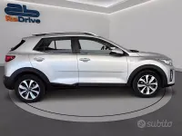 Usata Kia Stonic Style 101 CV (74 kW) 2021 Grigio SUV
